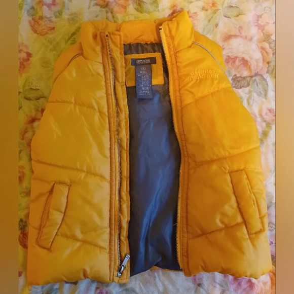 A Kenneth Cole Reaction Yellow Puffer Vest - Picture 2 of 4